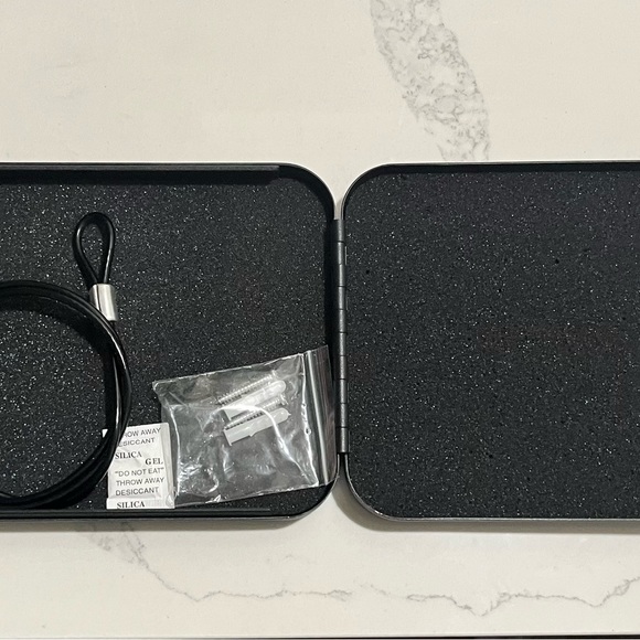 Pistol safe with combination lock - Picture 7 of 8